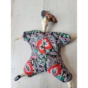 Poupee doll gray flower